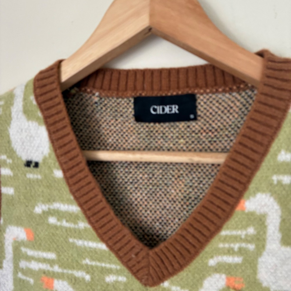 Cider Women Green Brown Swan Goose Knit V-Neck Sweater Vest Small Cottagecore - Picture 2 of 5